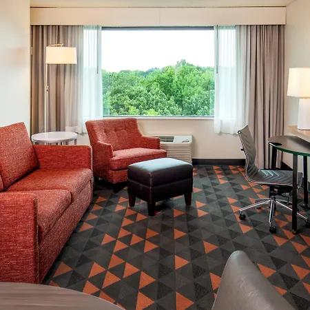Holiday Inn Newport News - Hampton By Ihg Exterior photo